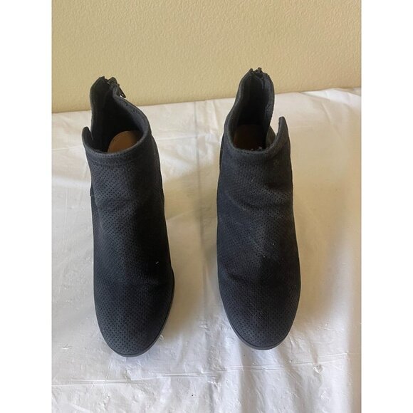 Call it spring  perforated ankle  boot  size 8 zip up - Picture 15 of 15